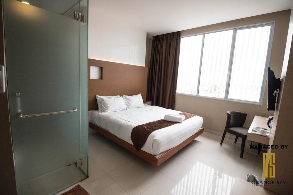 Os Hotel Airport Batam Exterior photo