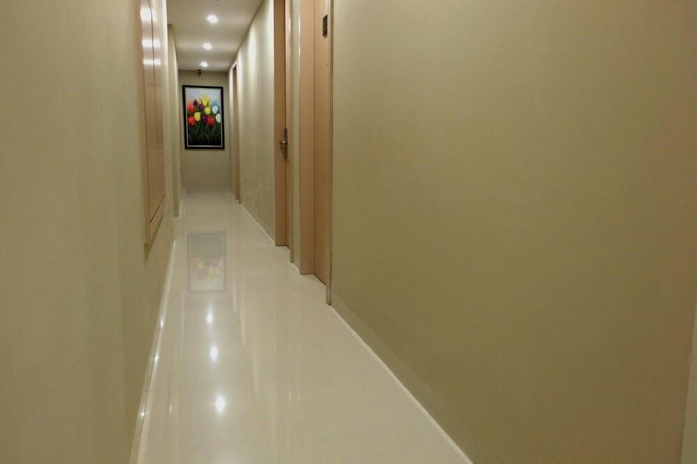 Os Hotel Airport Batam Exterior photo