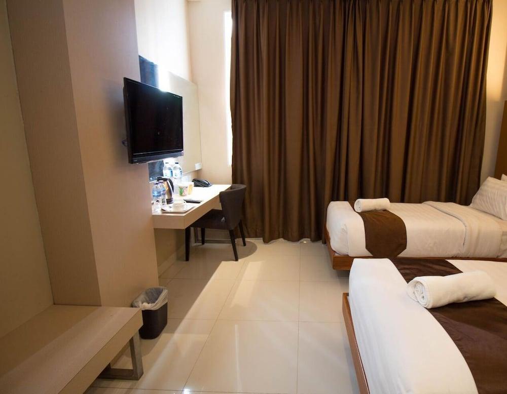 Os Hotel Airport Batam Exterior photo