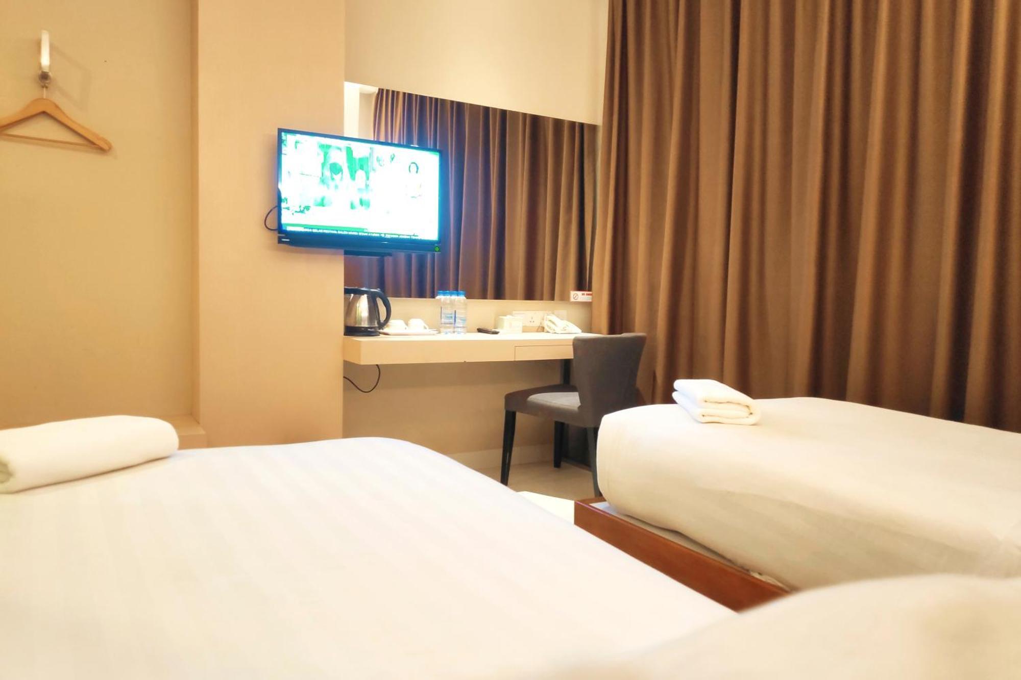 Os Hotel Airport Batam Exterior photo
