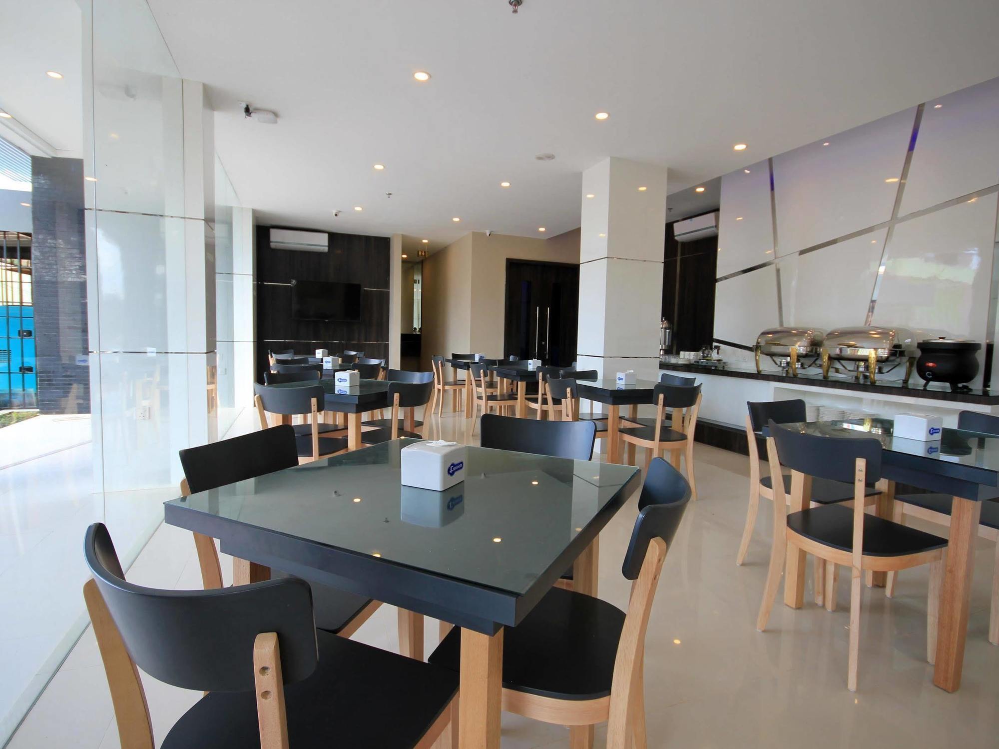 Os Hotel Airport Batam Exterior photo